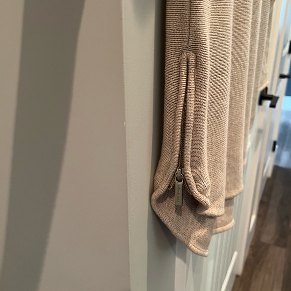 Michael Kors Sweater - Picture 3 of 7